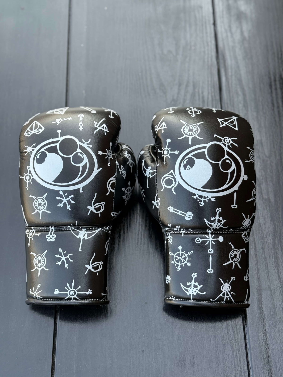 Grant Boxing Gloves Black/White Leather Training Gloves Back View