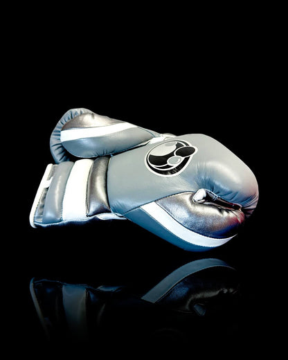 Grant Grey/White Lace-Up Boxing Gloves Classic Training Gloves Thumb View