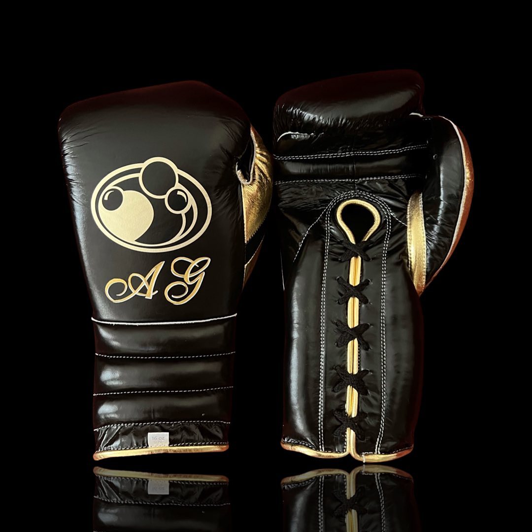 Grant Black/Gold Lace-Up Boxing Gloves Classic Training Gloves