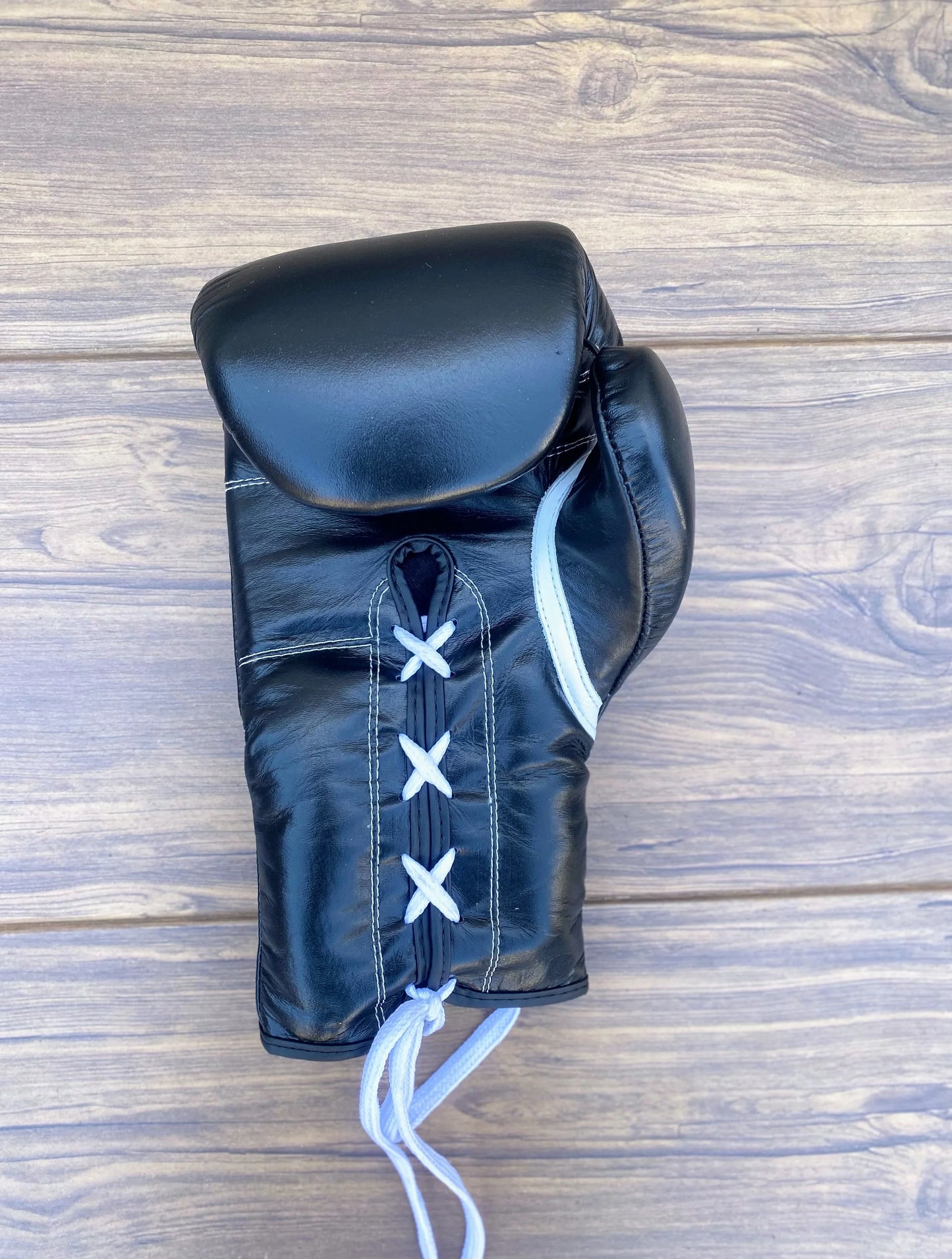 Lace up Winning Black Gloves Back View img