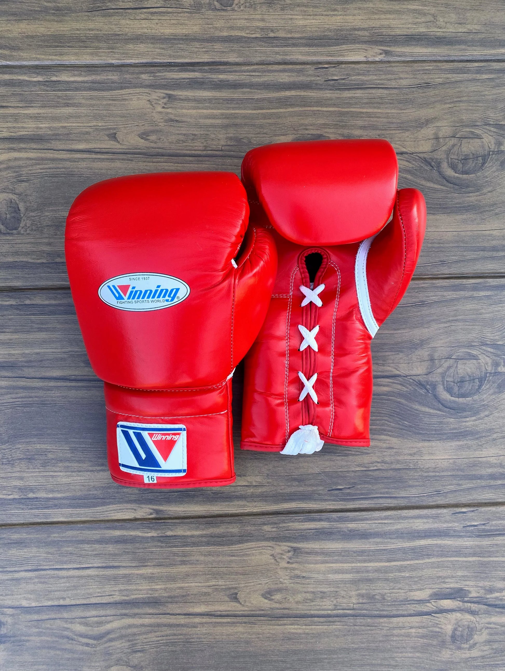 Red Boxing set gloves Pair View