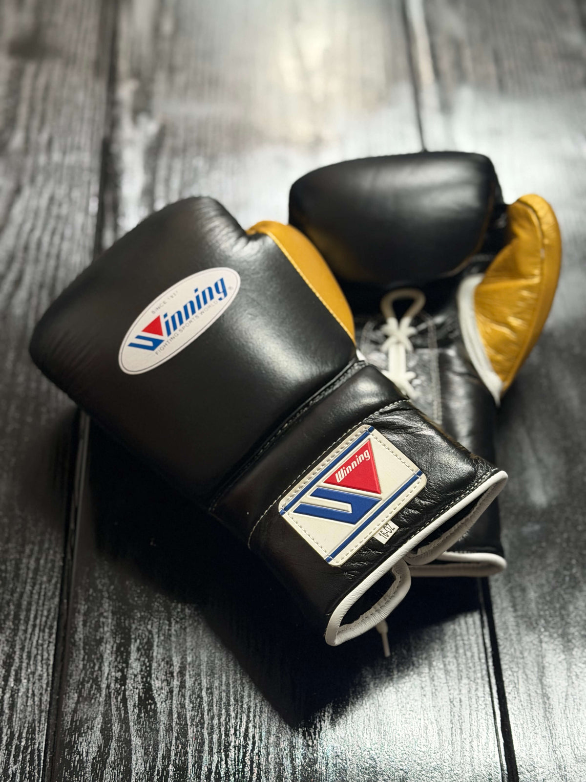 Winning Boxing Gloves Black/Gold Leather Training Gloves