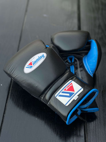Winning Boxing Sets Blue/Black Leather Gloves View